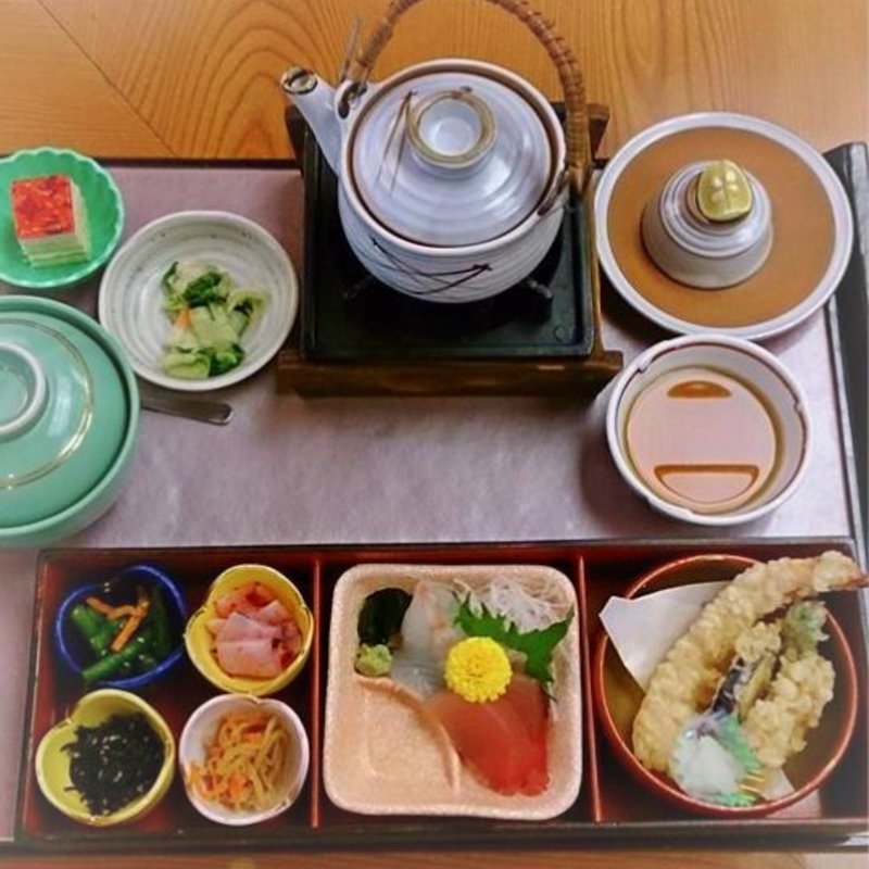 松茸御膳(れすとらん関亭 （れすとらんせきてい）)