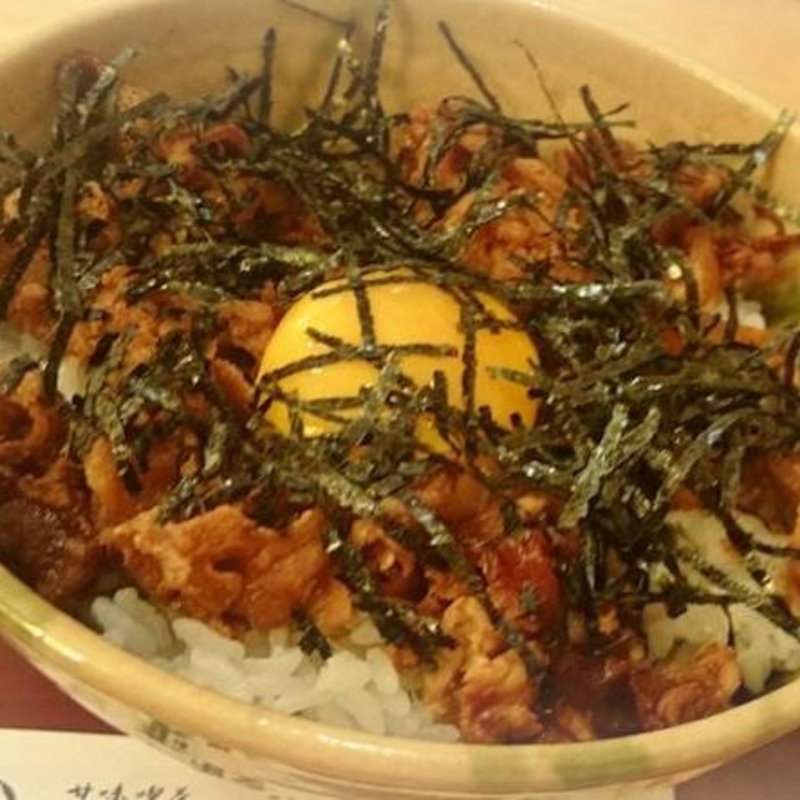 豚肉生姜焼き丼(おかげ庵　)