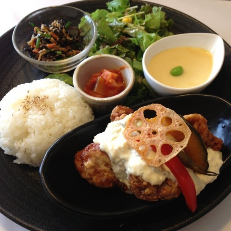 チキン南蛮プレート(pecorino cafe)