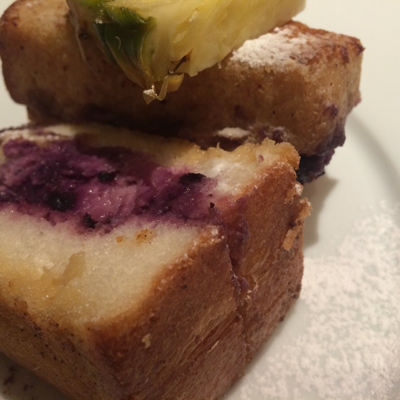 クリームチーズ&ブルーベリー　フレンチトースト(Moena CAFE)