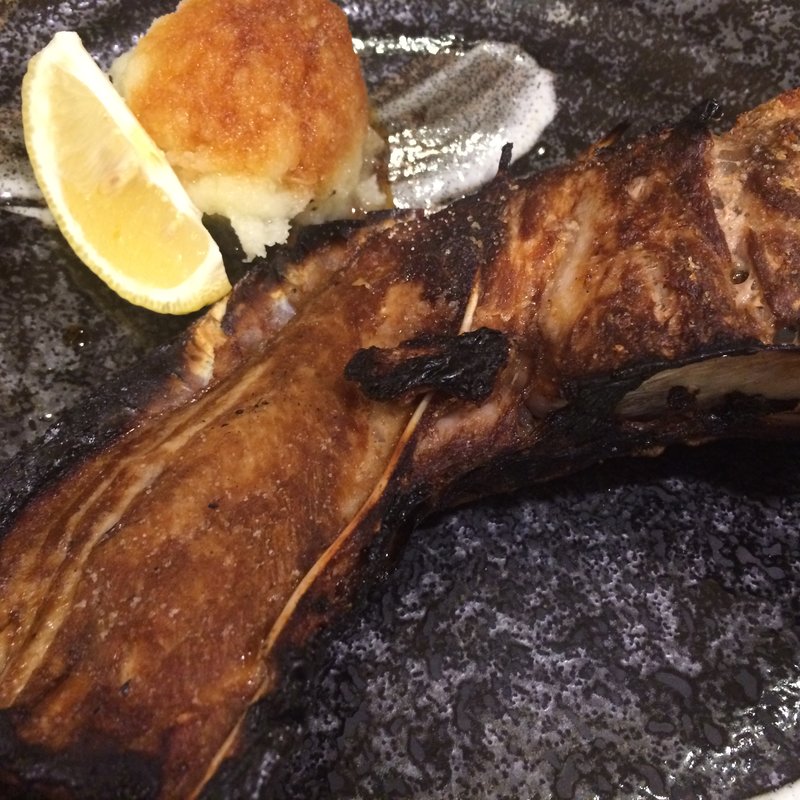 天然まぐろカマ焼き定食(魚角 東十条店)