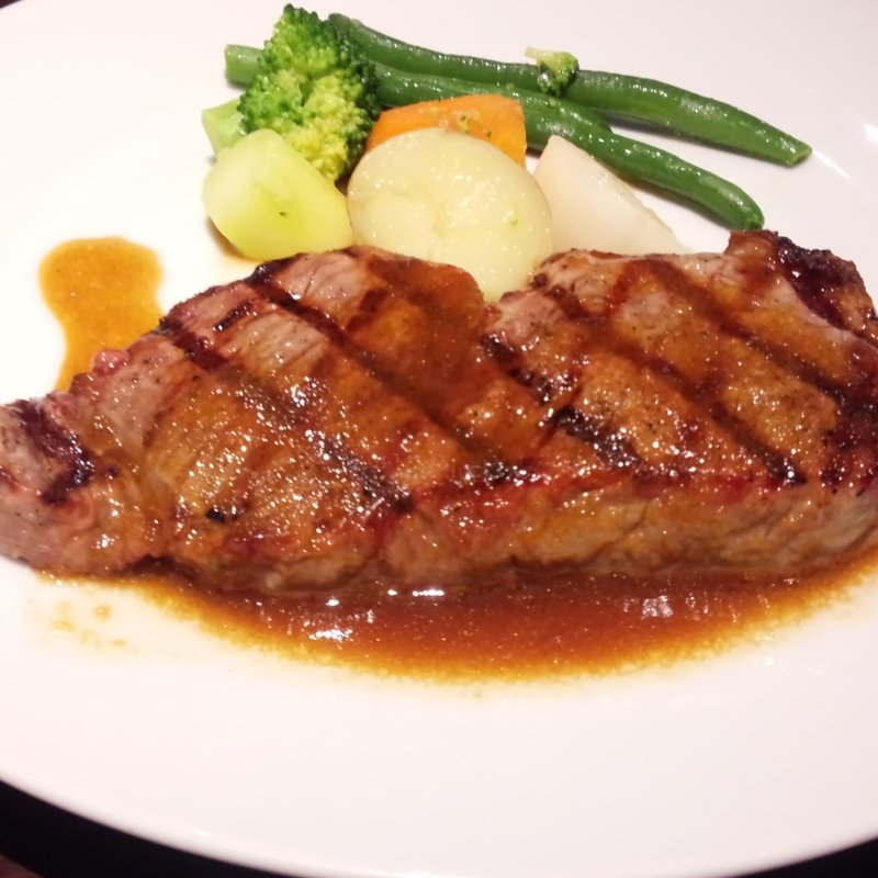 特製サーロインステーキ 180g(Bistro&Wine Bambu 二子玉川)