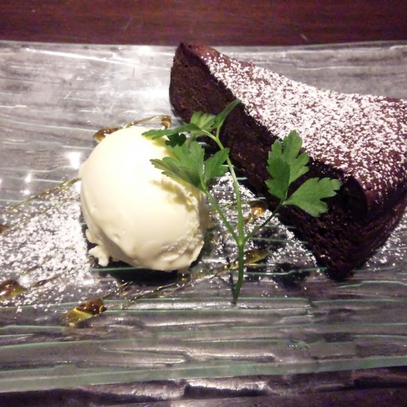 ガトーショコラとアイスクリーム(本日のデザート)(Bistro&Wine Bambu 二子玉川)