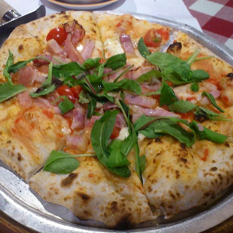 トマトとベーコンのピザ(ルージュトマト 和泉中央店 （ROUGE TOMATO）)