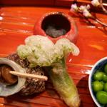 たらの芽　天ぷら(日本料理 太月)