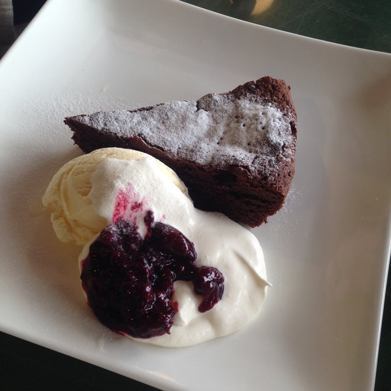 ガトーショコラ(イルキャンティ・カフェ 江の島)