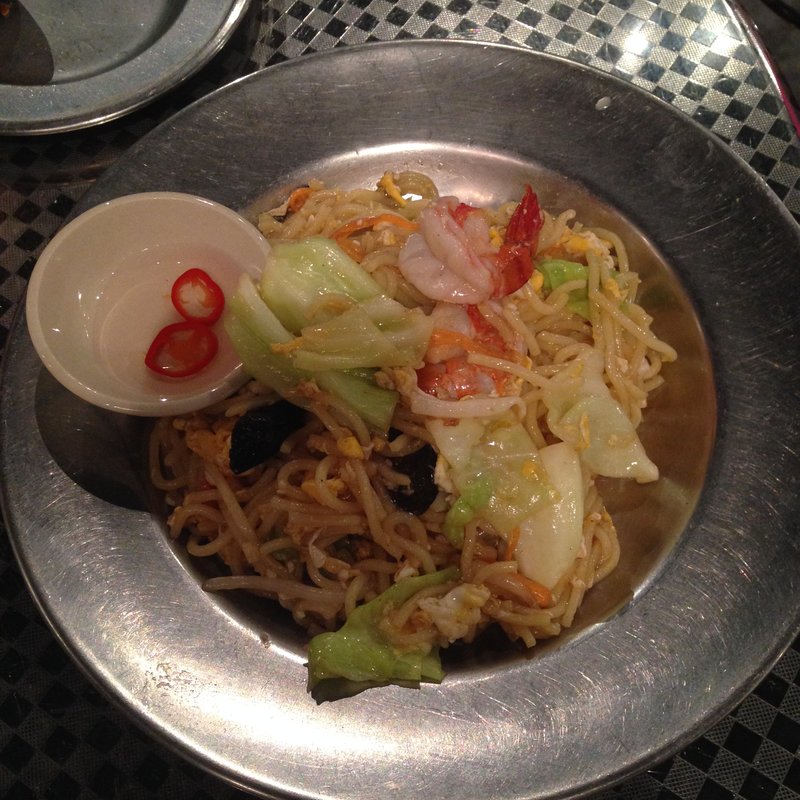 プーケット焼きそば(タイ料理　あろいなたべた （aroyna tabeta）)