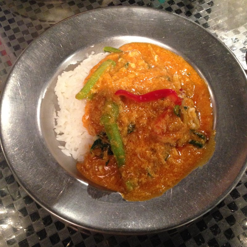 クン・ポン・ガリー・ラート・カオ(タイ料理　あろいなたべた （aroyna tabeta）)