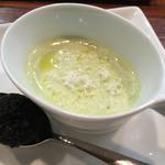 黒トリュフのスップリとえんどう豆と豆乳の冷製スープ(Genji[源氏])