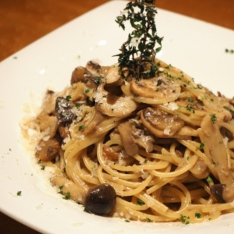キノコのスパゲッティ ボルチーニクリーム(tcc 炉窯炭火焼Steak)