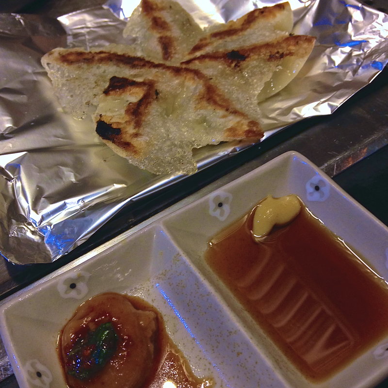 焼き餃子(鉄板焼屋 人生の楽園 （じんせいのらくえん）)