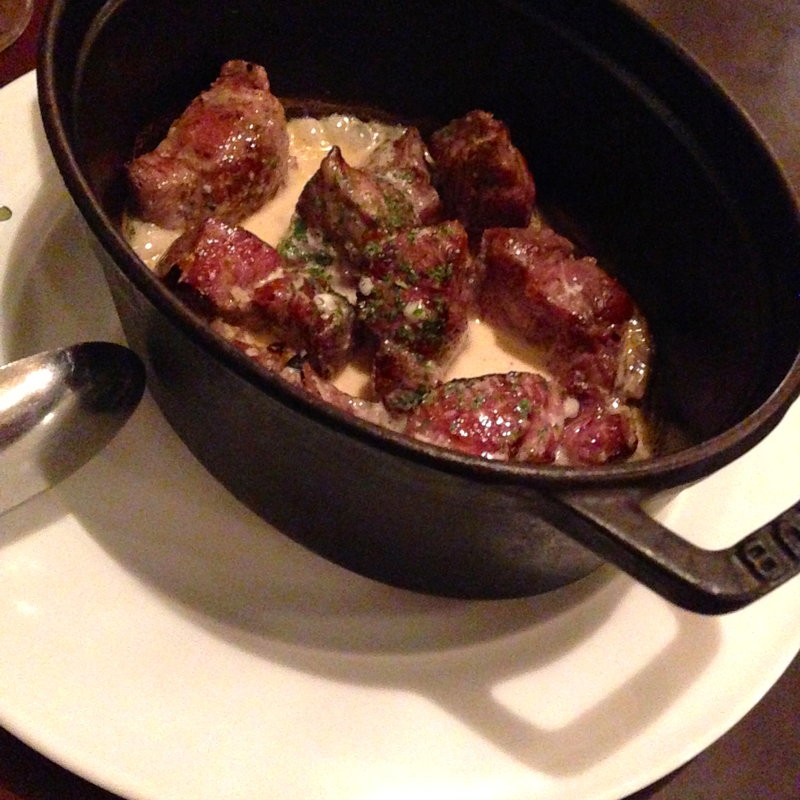 和牛のサイコロステーキ　ゴルゴンゾーラソース(ビストロ酒場staub （ストウブ）)