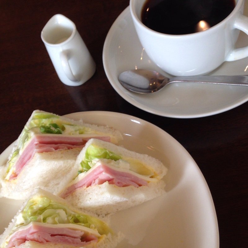 ハムとチーズのサンド(ワイン＆カフェコートドール)