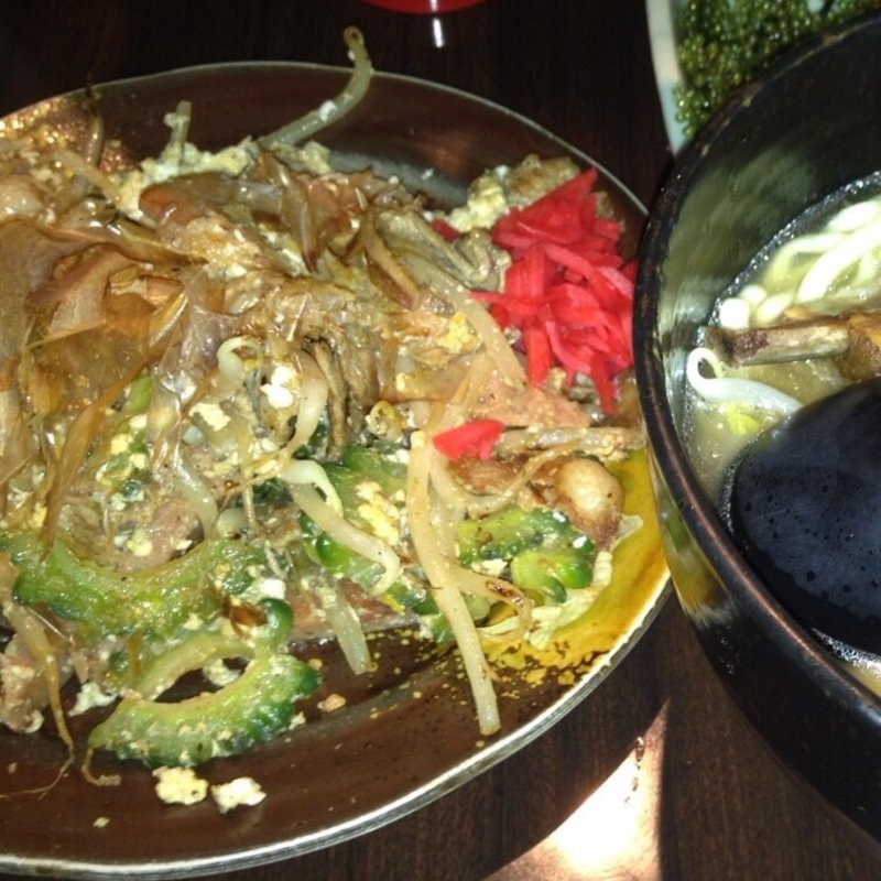 ゴーヤチャンプル(もーれもーれ)