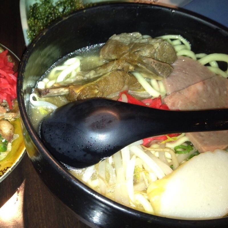 ソーキそば(もーれもーれ)