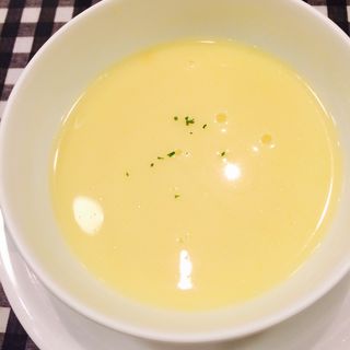 コーンスープ(数寄屋バーグ)