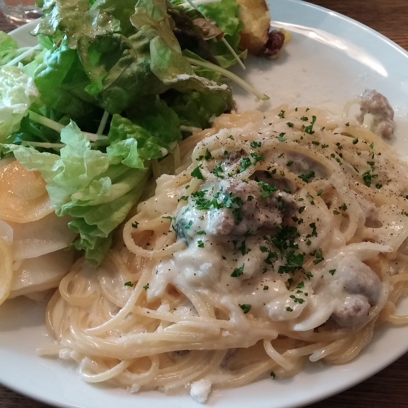 チキンとブロッコリーのパルミジャーノチーズパスタ(LIFE)