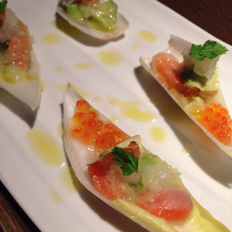 サーモンとアボカドのたるたる(土間土間 木屋町三条店 )