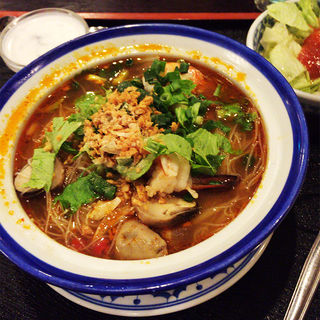 センミートムヤンクン（辛酸っぱいスープ入り細ビーフン）(タイ国料理 バンタイ)