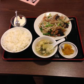 レバニラ炒め定食(勇記餃子房)