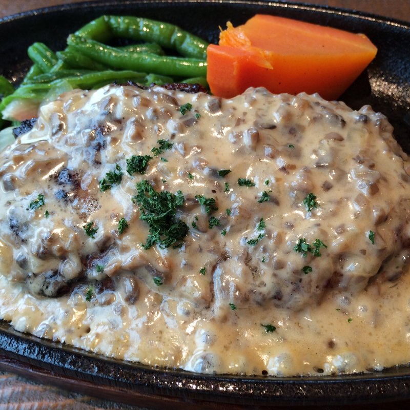 ハンバーグランチ きのこクリームソース(虎ノ門ホップ)