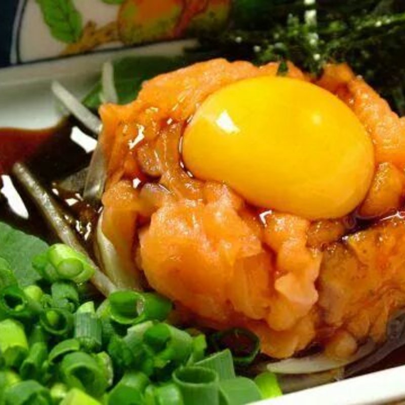 サーモンユッケ(シャカリキ)