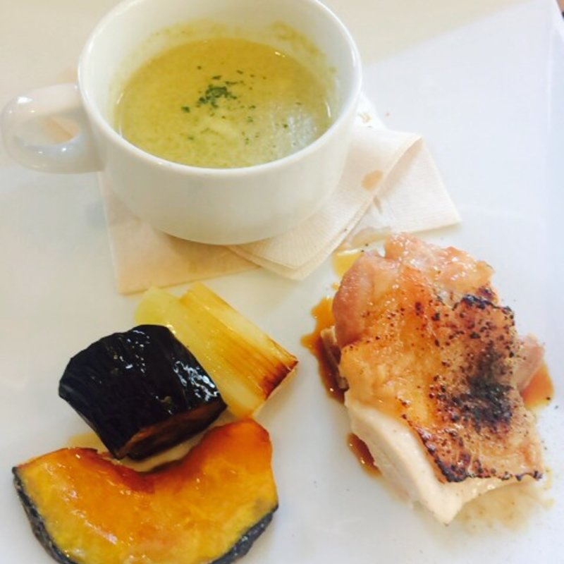 国産若鶏モモ肉のフレンチ風西京焼き(HUIT harajuku)