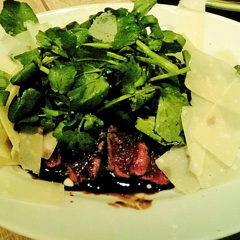 馬肉のタタキ(大衆ビストロ バカ （VACA【旧店名】ヴァンピーロ）)