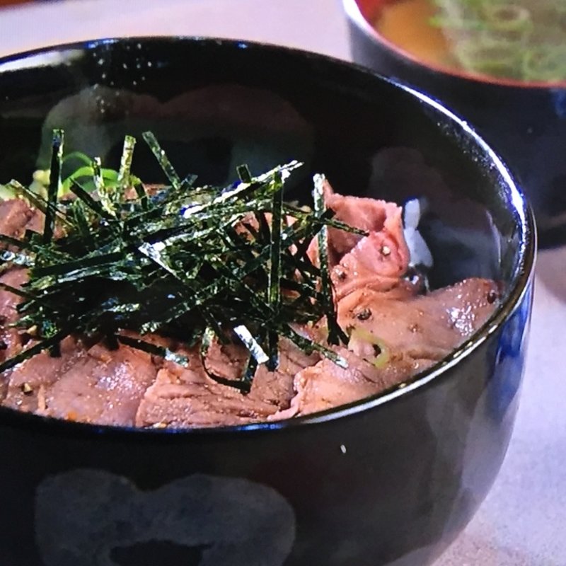 ローストビーフ丼(キッチン きたうち 中津店 （創作料理）)