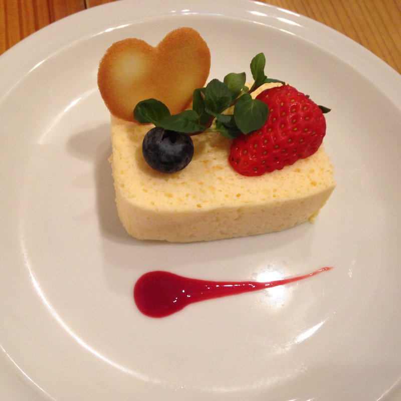 チーズスフレ・ハート(Bistro Cubeman)