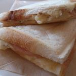 ホットサンド(ポテトサラダ)(SHIROKANE | LOUNGE （シロカネ ラウンジ【旧店名】ウィークエンド バイ ココロ）)