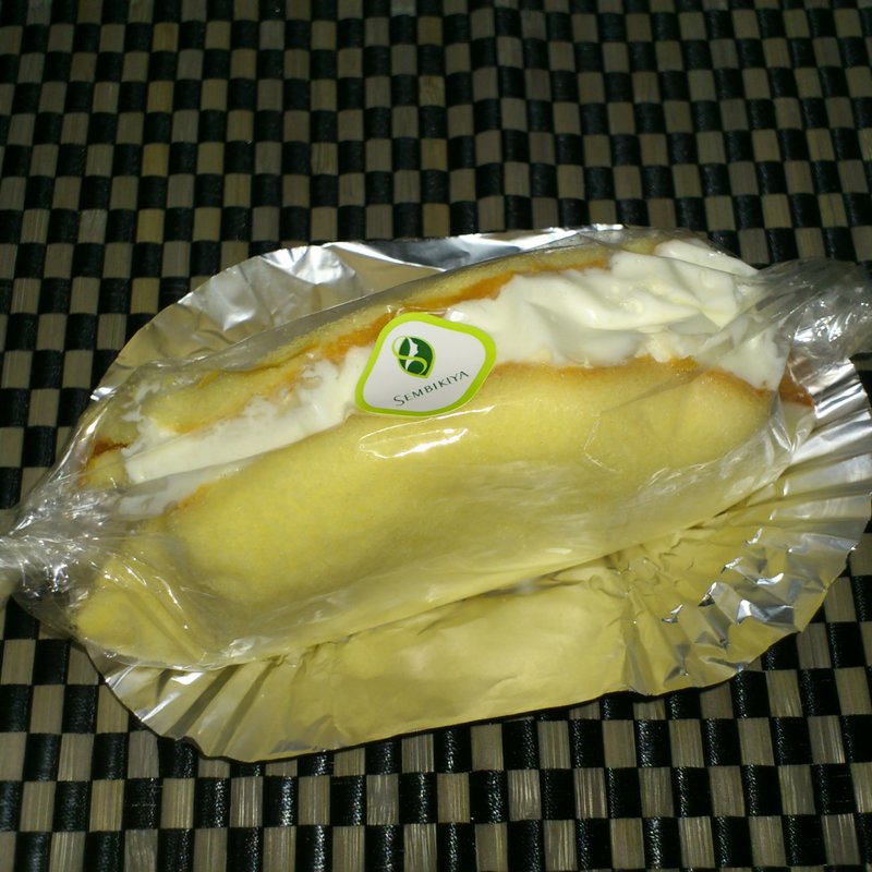 バナナオムレット(千疋屋総本店 第1旅客ターミナル 特選洋菓子館店)