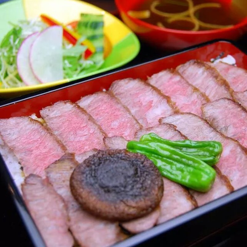 和牛ステーキ重(治兵衛 )