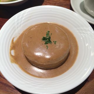 大根とポルチーニ茸ソース(赤白 ホワイティ梅田店)