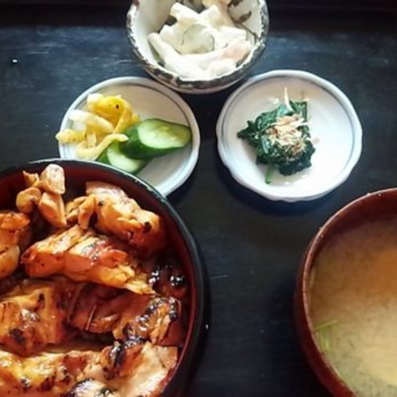 やきとり丼　ランチ(くま倉 )