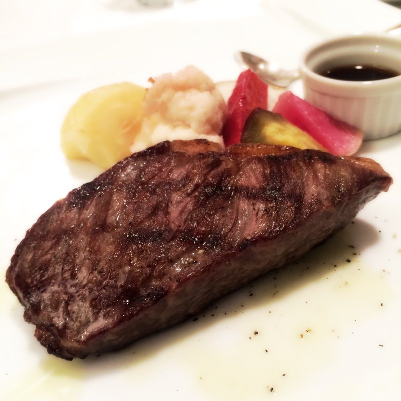 黒毛和牛のステーキ(カリフォルニアフレンチ Verte Spa)