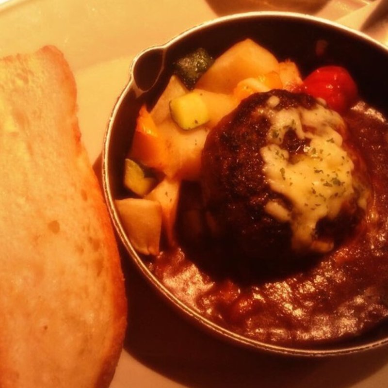 By the sea特製とろーりチーズの手ごねハンバーグ(カフェ バイ ザ シー （CAFE By the Sea）)