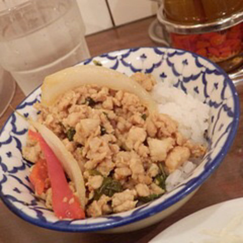 セットのガパオ(バンコク屋台 カオサン )