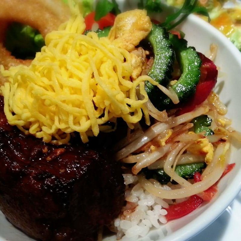 ゴーヤチャンプル豚角煮ごはん(フダンカフェ （fudan　ｃａｆｅ）)