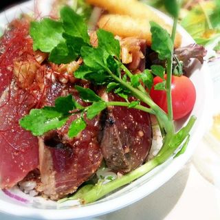 かつお丼(フダンカフェ （fudan　ｃａｆｅ）)