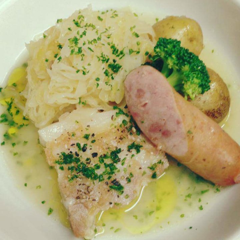 シュークルート(ビストロ ポンヌフ （BISTRO Pont-Neuf）)