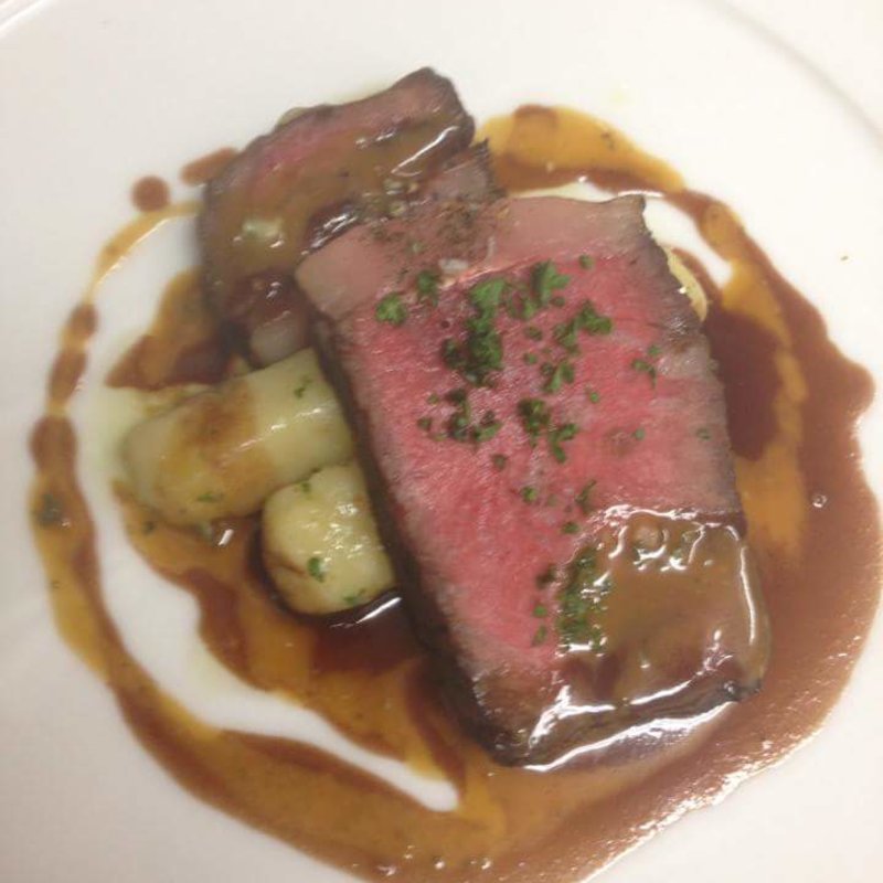 仔牛の炭火焼(ビストロ ポンヌフ （BISTRO Pont-Neuf）)