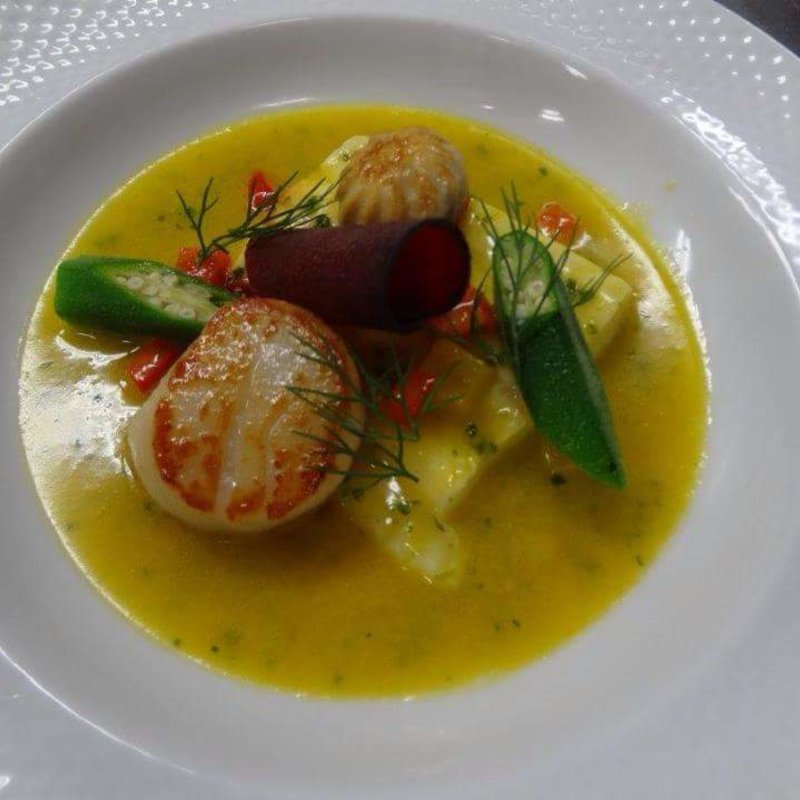 ヒラメと帆立のポワレ(ビストロ ポンヌフ （BISTRO Pont-Neuf）)