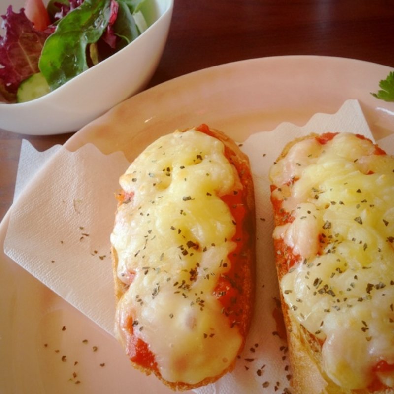 ブルスケッタ トマトチーズ(コージーカフェ （COZY CAFE）)