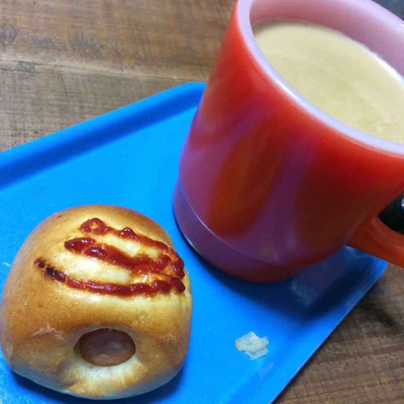 ミニソーセージパン(L'atelier du pain et gâteau（旧 ブーランジェリー ル・リアン）)