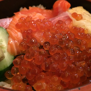 サーモンイクラ丼(橘すし)