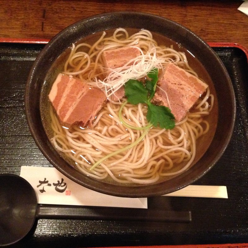 豚バラ煮込みそば(ソば な也)