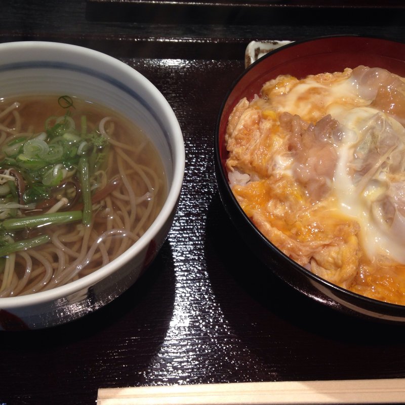 親子丼ﾐﾆそばセット(うさぎや )