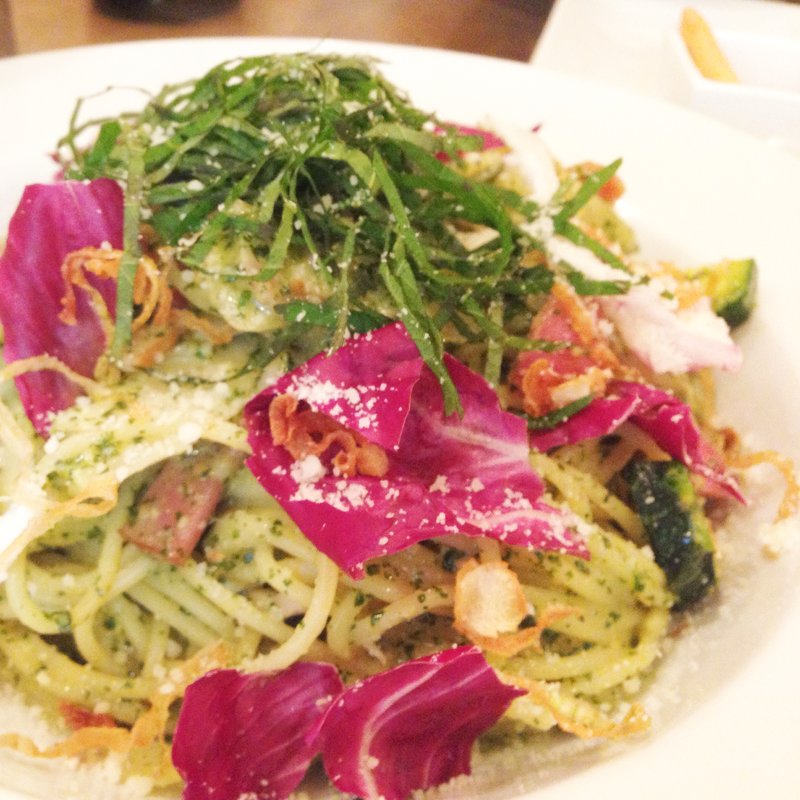 蒸し鳥と大葉のジェノベーゼ(スパゲッテリア ムンカフェ)