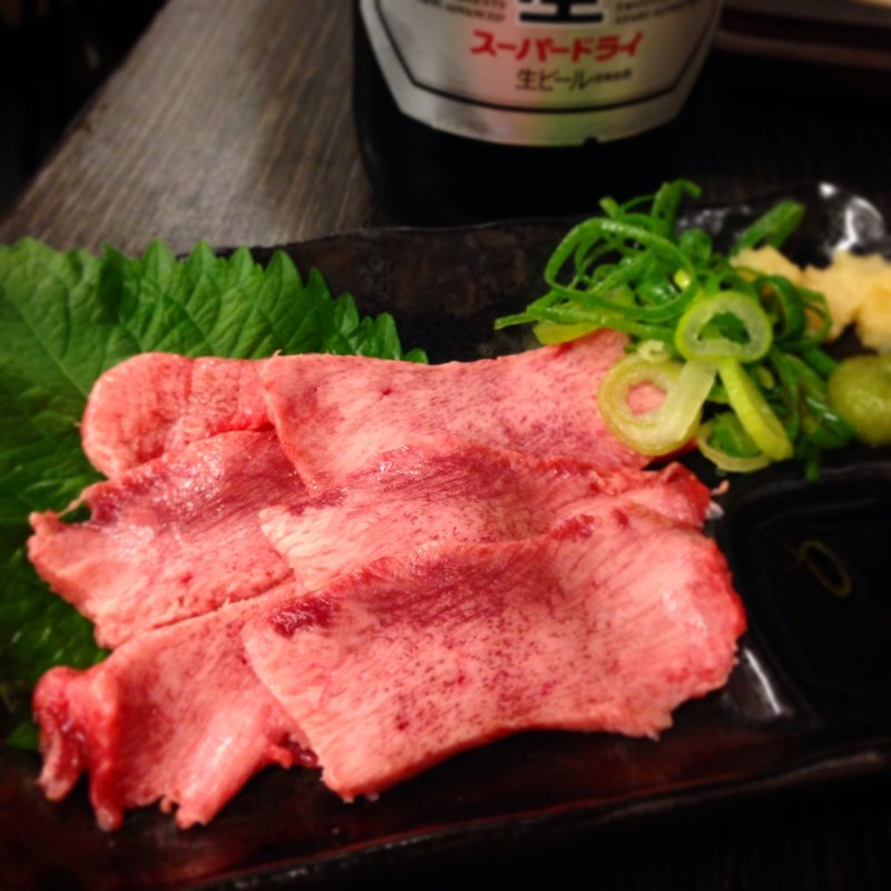 タン刺(神戸マッスルホルモン)